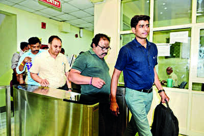 Cash & gold haul: DoIT joint directorarrested by ACB, suspended by govt