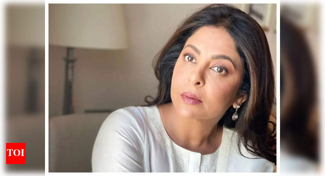 Did you know Shefali Shah was once rejected by an international airline? | Hindi Movie News