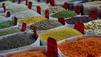 Don’t hold imported tur & urad beyond 30 days from customs clearance, govt tells importers