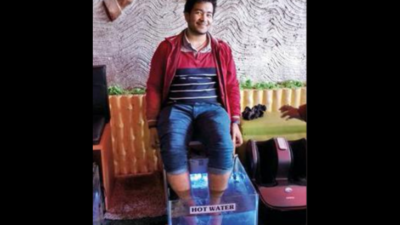Fish pedicure finds many takers in Patna, but doctors apprehensive
