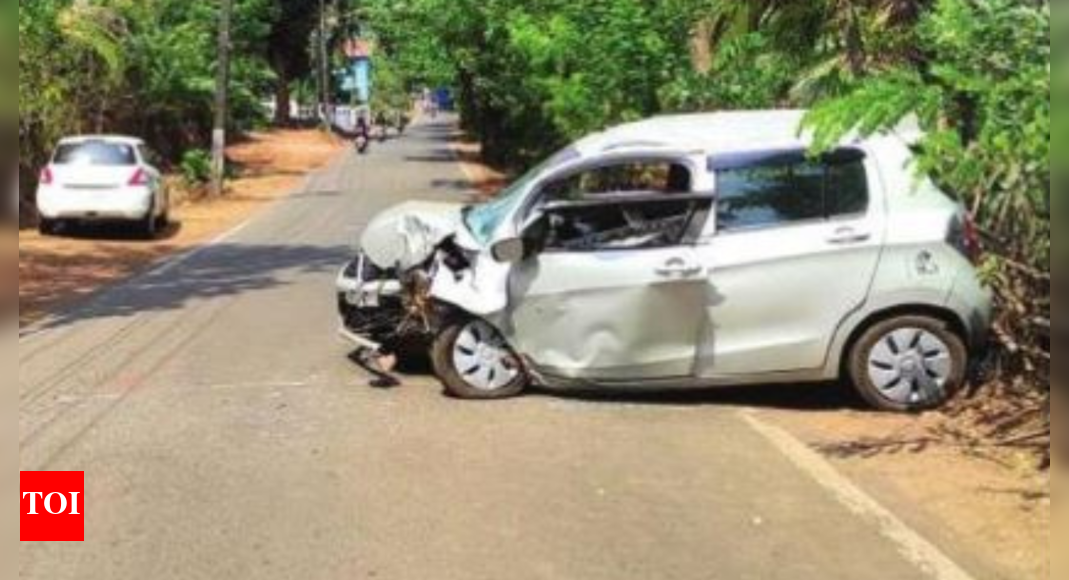 Two kids die as car rams into tree at Mapa | Goa News - Times of India