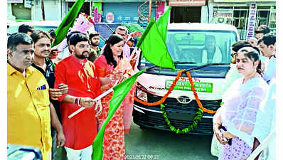 40 vans flagged off in Sanganer for doorstep garbage collection