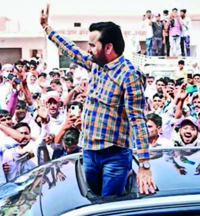 RLP chief attacks both Cong & BJP at Bikaner mahapanchayat