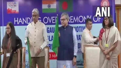 India hands over 20 broad gauge locomotives to Bangladesh