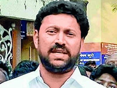 YSRCP MP Y S Avinash Reddy stays put in hospital for fifth day as CBI waits to arrest him