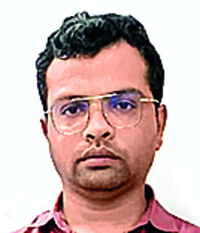 Umargam mamlatdar caught with 5L bribe