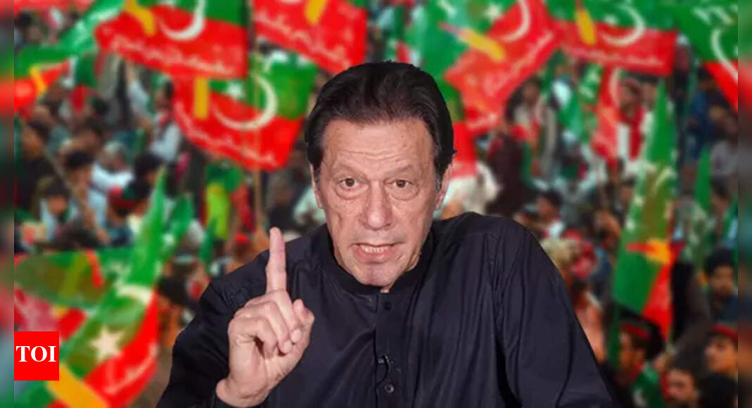 Why the army's crackdown is Imran's moment of truth - Times of India