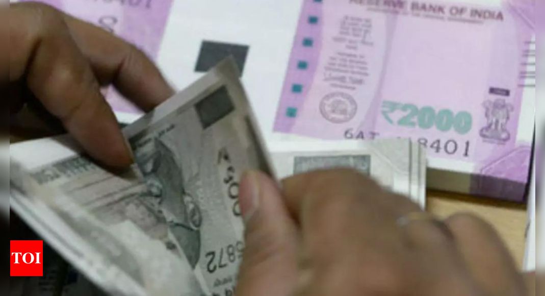 Rupee rises 15 paise to close at 82.70 against US dollar – Times of India