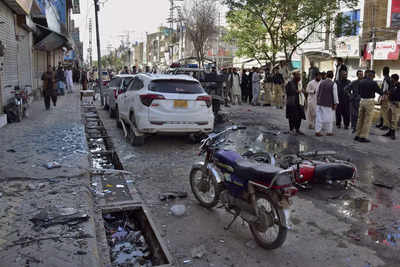 Suicide car bomber hits checkpoint in northwest Pakistan, killing 4 in second attack in as many days