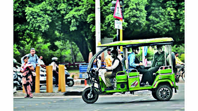 UT dept briefs e-rickshaw drivers, challans up next