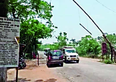 Toll gate shut after attack on tourists