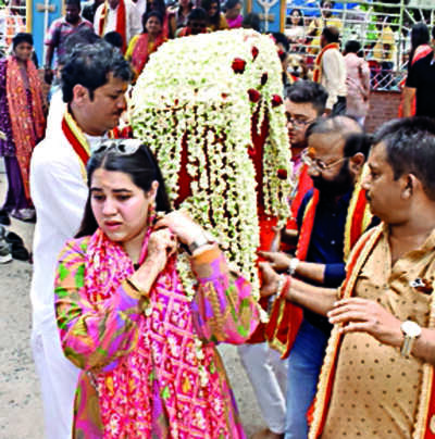 Sambalpur wears festive look for Sital Sasthi rituals