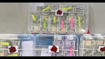 Counterfeit notes worth Rs 23 lakh seized in Rajkot, three held