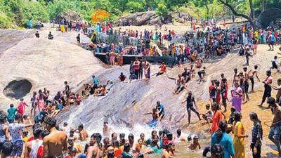 Tourists demand basic amenities at Kovai Kutralam