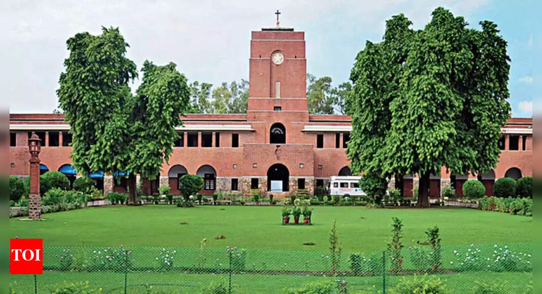 दिल्ली विश्वविद्यालय समाचार: डीयू में हिंदू अध्ययन केंद्र को आज मिल सकती है मंजूरी | दिल्ली समाचार – टाइम्स ऑफ इंडिया दिल्ली विश्वविद्यालय समाचार: डीयू में हिंदू अध्ययन केंद्र को आज मिल सकती है मंजूरी | दिल्ली समाचार – टाइम्स ऑफ इंडिया