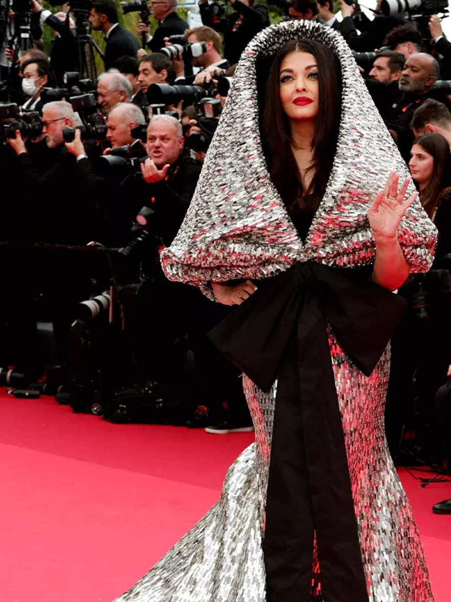 10 inspiring looks by Aishwarya Rai Bachchan at Cannes | TOIPhotogallery