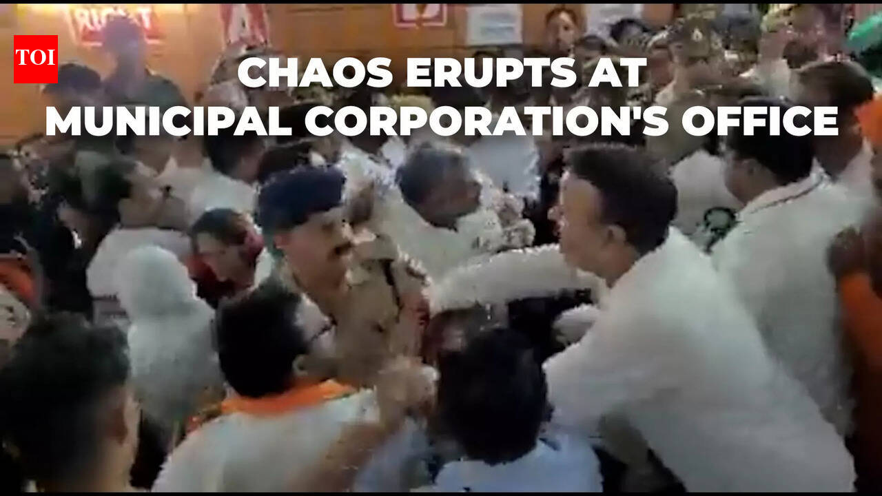 On cam: Clash erupts between BJP and AIMIM councillors in UP's Meerut ...