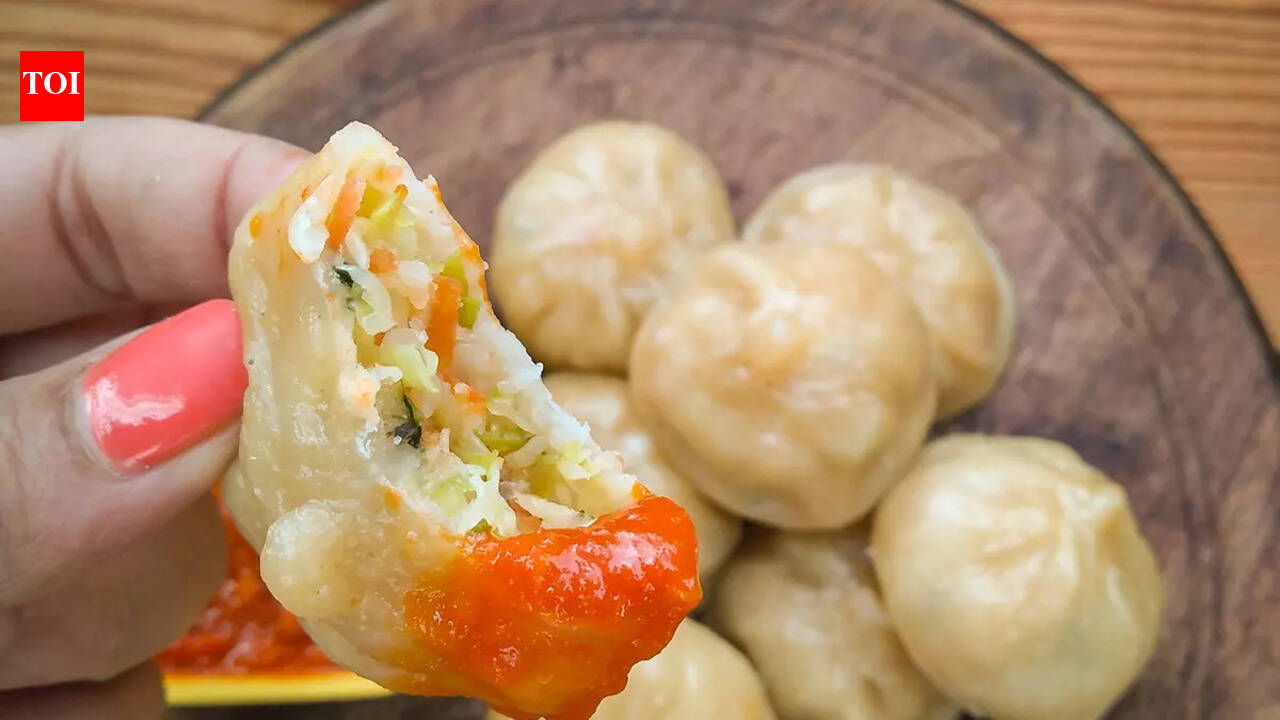 What is the difference between Momos and Dumplings