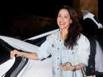 ​#ETimesSnapped: From Kareena Kapoor-Kriti Sanon to Sara Ali Khan, paparazzi pictures of your favourite celebs​