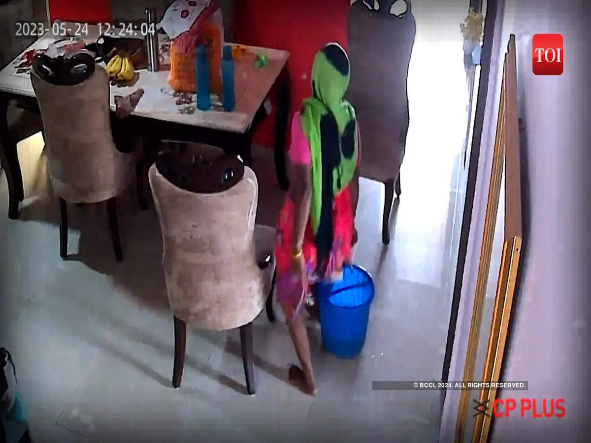 CCTV captures maid wipes the flat with her urine