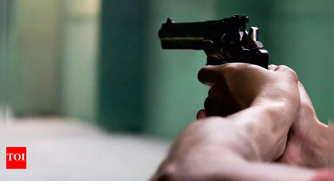 गुडलूर: पत्थर, चाकू से हमला करने वाले लुटेरे को गुडलूर पुलिस ने मारी गोली | कोयंबटूर समाचार – टाइम्स ऑफ इंडिया गुडलूर: पत्थर, चाकू से हमला करने वाले लुटेरे को गुडलूर पुलिस ने मारी गोली | कोयंबटूर समाचार – टाइम्स ऑफ इंडिया