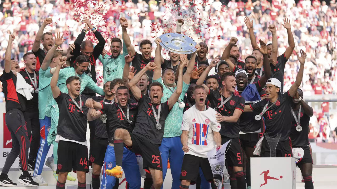 Bayern Munich wins 11th straight Bundesliga title after Borussia Dortmund  draws on dramatic final day