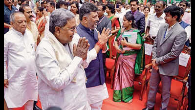 Lingayats secure lion's share as Karnataka gets full-fledged cabinet