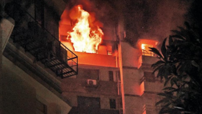 4 flats gutted, gas cylinders explode in south Mumbai building fire