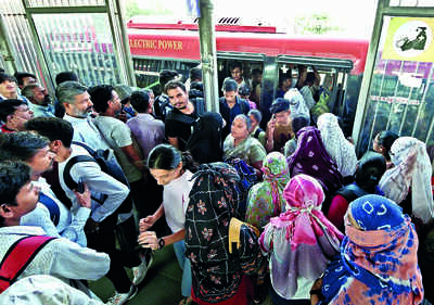 Diamond City has only 861 buses for 70 lakh population