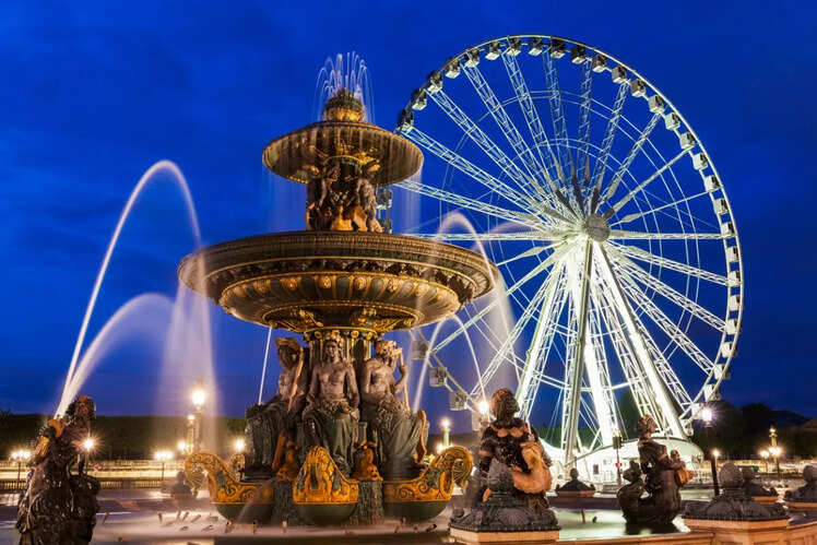 Fontaine des Fleuves and Ferris Wheel
