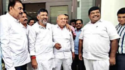Karnataka: Senior MLCs ignored for ministerial spots, sparks loyalty debate in Congress