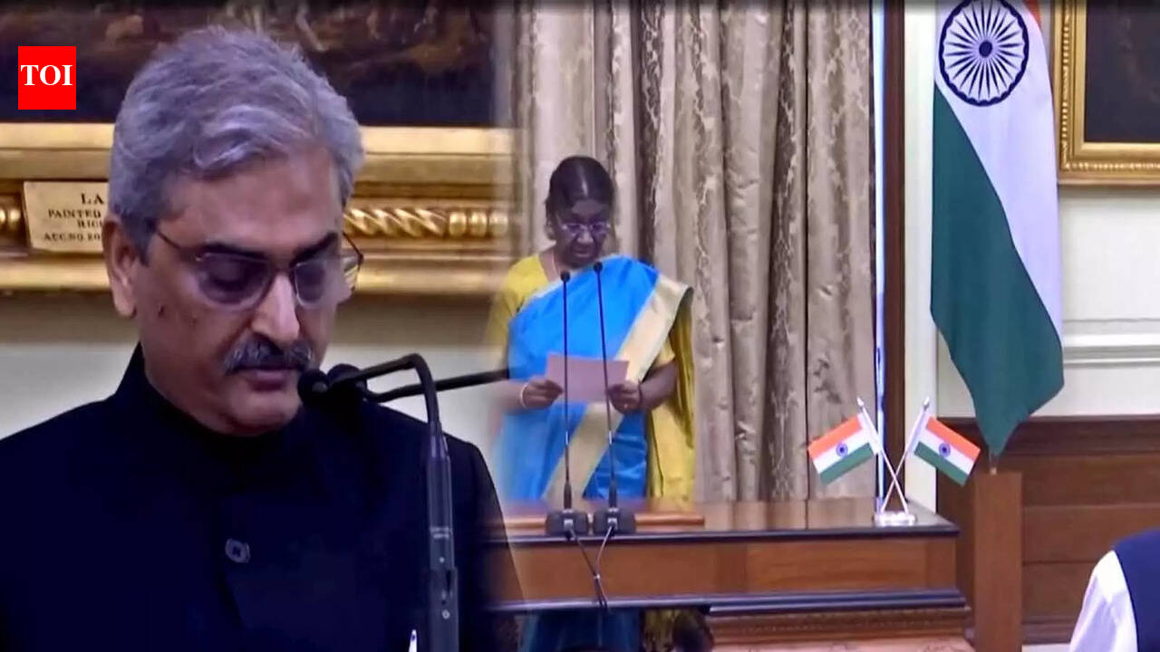 Praveen Kumar Srivastava takes oath as new Central Vigilance Commissioner