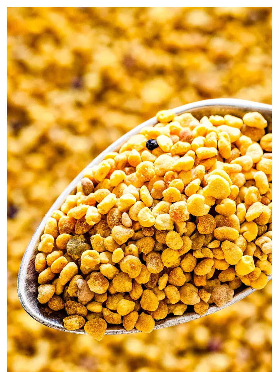 What Is Bee Pollen? - Bee Pollen Benefits, Risks, and Nutrition