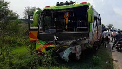 Pilgrimage turns tragic: Ten die in head-on collision between car, bus near Mysuru