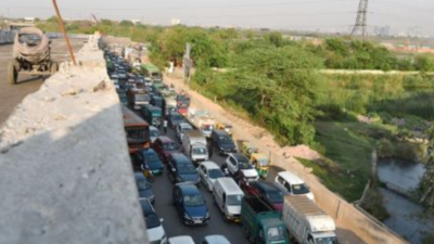 Extended Ashram flyover fully open for heavy vehicles
