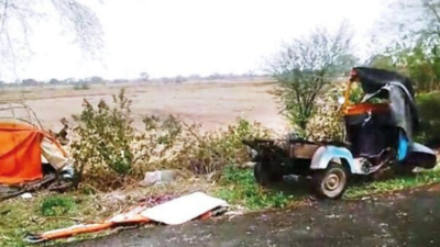 2 dead, 11 injured as truck rams into auto in Jhansi