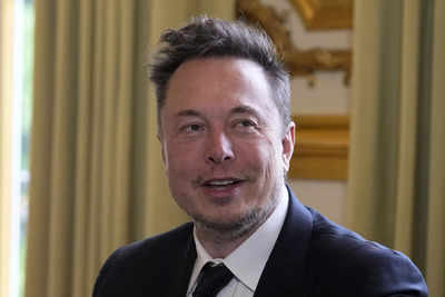 Tesla's Elon Musk meets Chinese FM in Beijing
