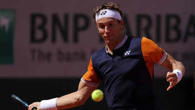 Ruud powers past Ymer into French Open second round