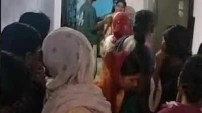 J&K accident: Neighbours and relatives of victims in Punjab console