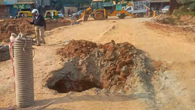 Bengaluru's Yemlur-Bellandur Kere Kodi Road closed after sewage pipe damage