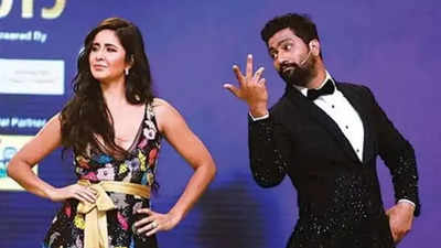 Vicky Kaushal reveals he had met Katrina Kaif for the first time at an awards show, where he ended up proposing to her - Deets inside
