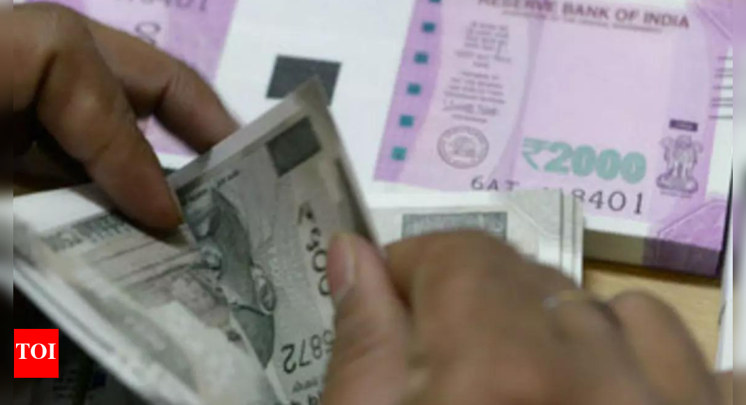 Rupee sees worst month of 2023 on dollar strength – Times of India