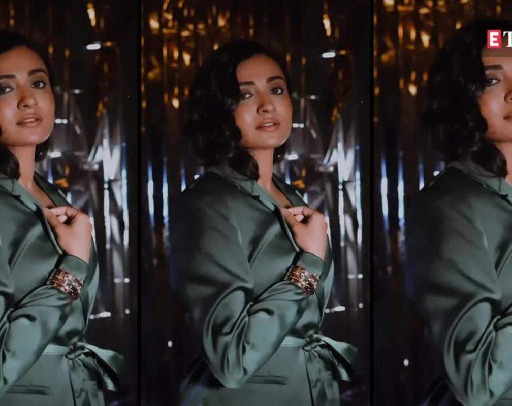 
Shraddha Dangar is a flawless diva in a dark green outfit; see pics
