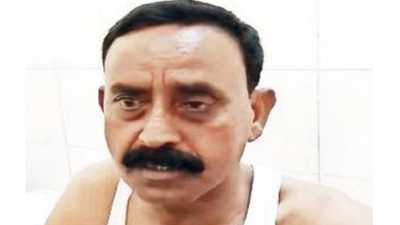 Woman IAS officer thrashes home guard with iron rod in Bihar's Saran