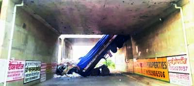 Driver killed after truck falls off Ring Road flyover