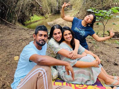 TV actress and former contestant of Bigg Boss Tamil 6 Maheswari Chanakyan enjoys vacation with friends