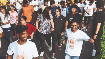 Shivraj flags off 3-km Bhopal Gaurav run along Upper Lake