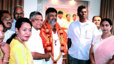 Karnataka deputy CM DK Shivakumar assures Jagadish Shettar & Laxman Savadi of suitable posts