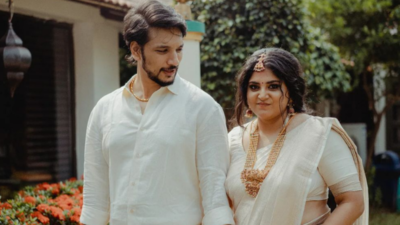 Manjima Mohan shares a throwback moment from her wedding