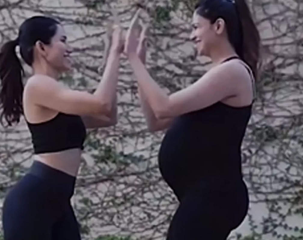 
Watch: Sonnalli Seygall and Simran Kaur Mundi share 'Pregnant Vs Non Pregnant workout'

